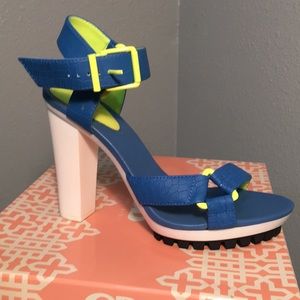Gianni Bini Street Style Action Blue sandals